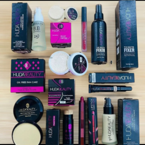 10 in 1 Makeup Deal / Huda Beauty
