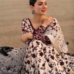 White Lawn Ladies Suit for Women in Pakistan | FashionHeaven.pk